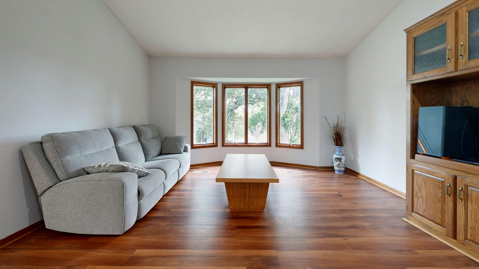 Spotless living room in a North York home after a professional house cleaning service.